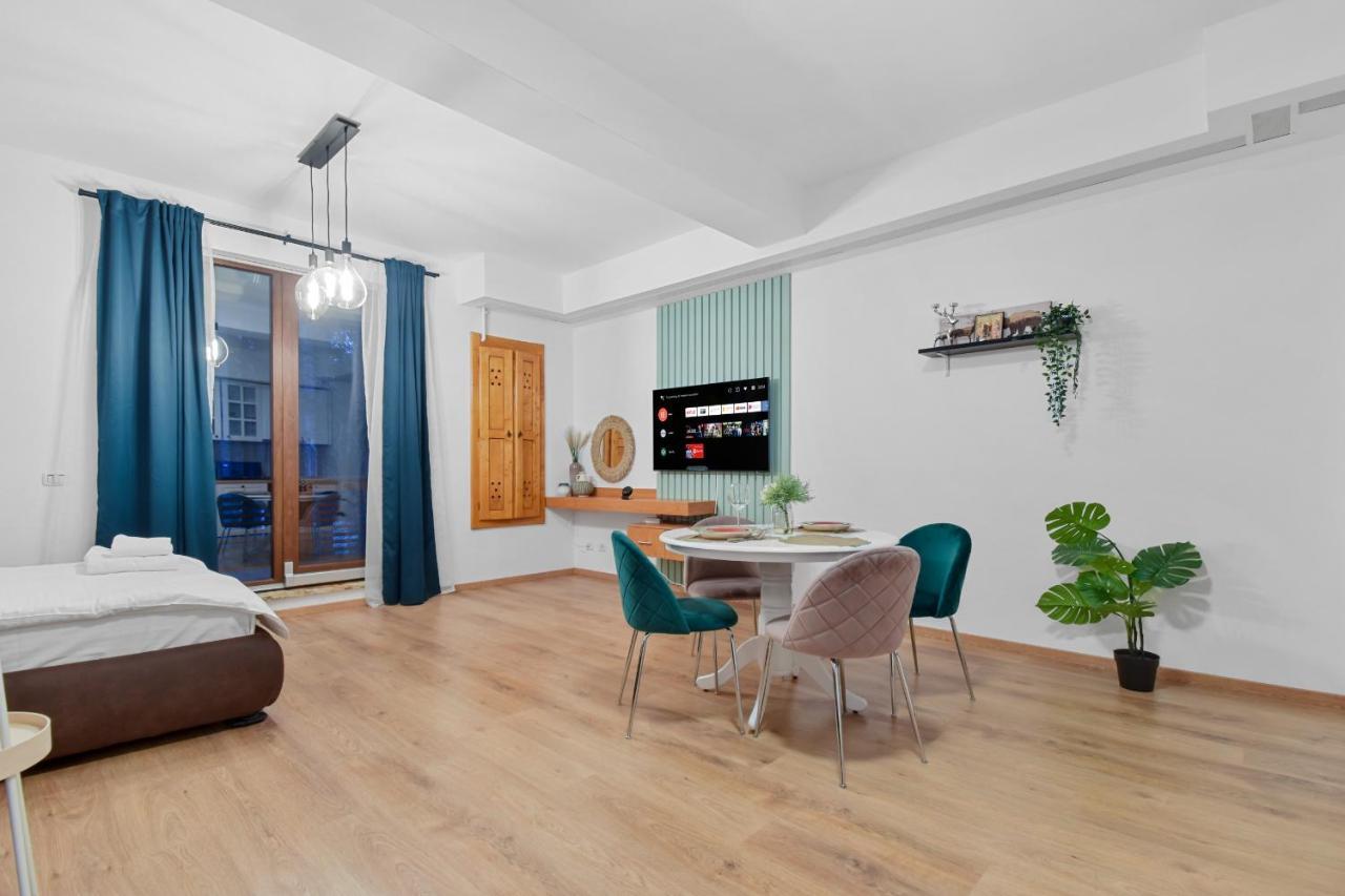 The Flower Clabucet Studio Predeal Exterior photo
